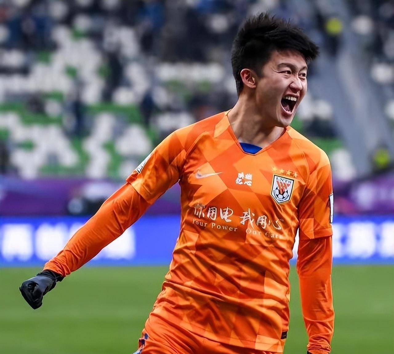 满冠体育-赛地聚焦——欧冠赛前热度飙升，山东泰山防线松动，引发热议，年轻球员得到机会的简单介绍